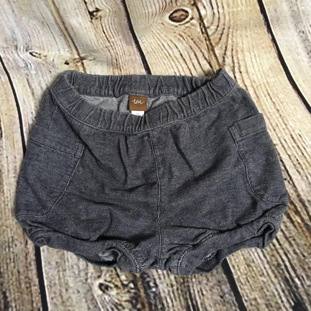 Girls 2T balloon shorts